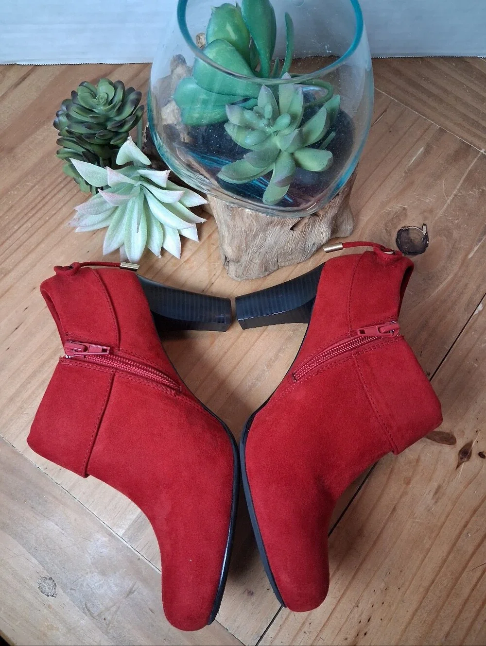 Coach and Four Faux Suede Cuffed Bootie w/Bow On Heel Fire Engine Red Size 7